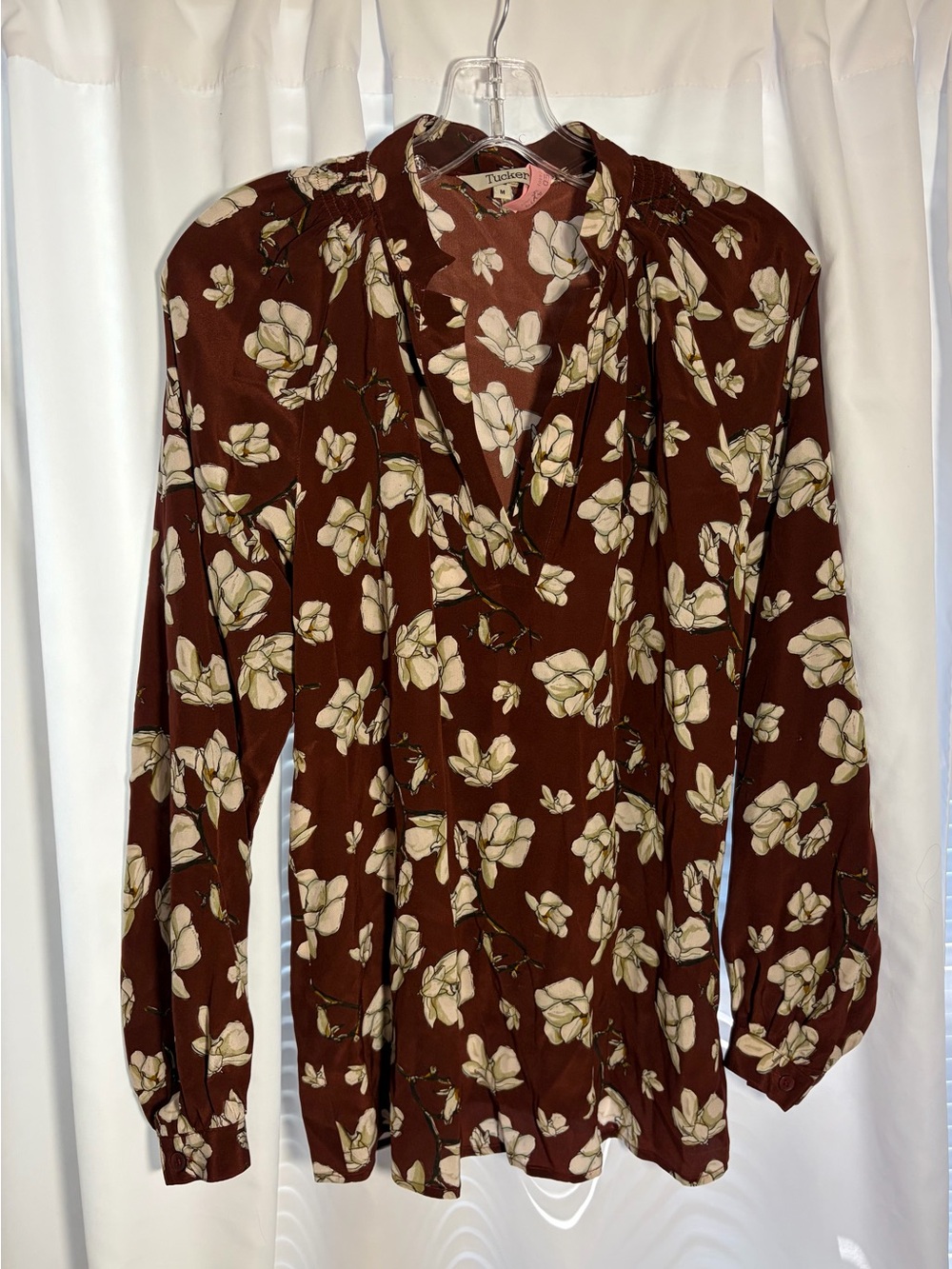 TUCKER Mocha Floral Print V-Neck Long Sleeve Silk Blouse size M